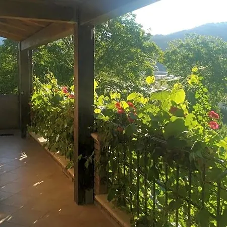 Dolcedorme Del Pollino Oda ve Kahvaltı 3*